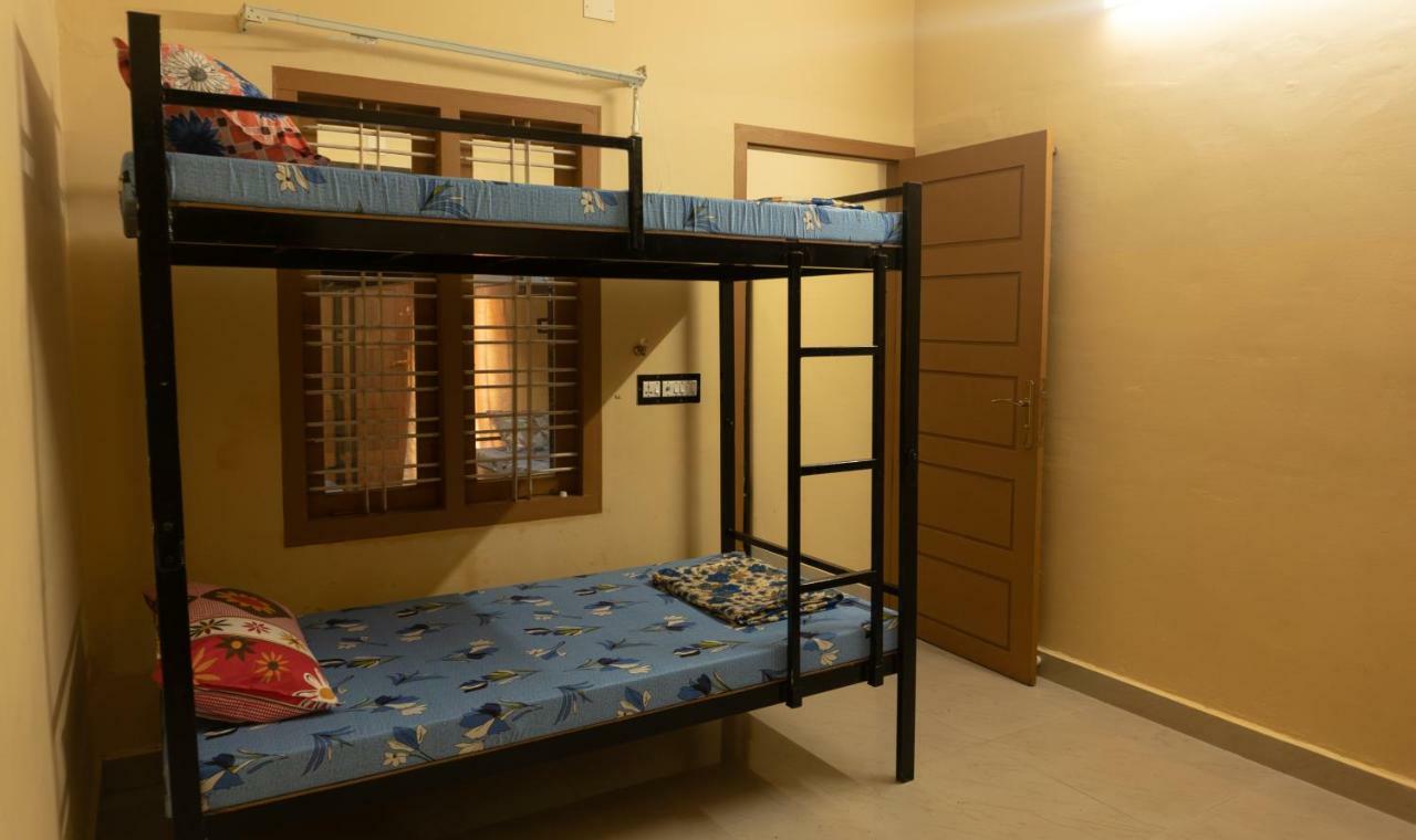 Alappuzha Aramana Holiday Inn المظهر الخارجي الصورة