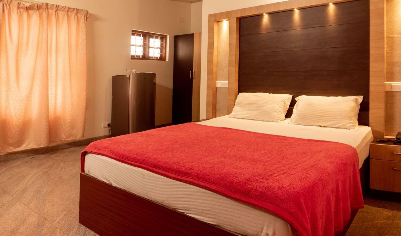 Alappuzha Aramana Holiday Inn المظهر الخارجي الصورة